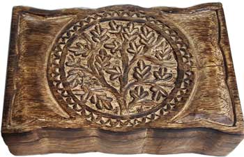 This website focuses on modern Celtic spirituality, druidry, nature veneration, and educational cont.