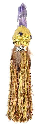 This website focuses on modern Celtic spirituality, druidry, nature veneration, and educational cont.