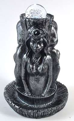This website focuses on modern Celtic spirituality, druidry, nature veneration, and educational cont.