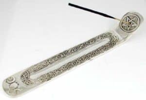 This website focuses on modern Celtic spirituality, druidry, nature veneration, and educational cont.