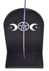This website focuses on modern Celtic spirituality, druidry, nature veneration, and educational cont.