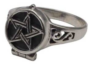 This website focuses on modern Celtic spirituality, druidry, nature veneration, and educational cont.