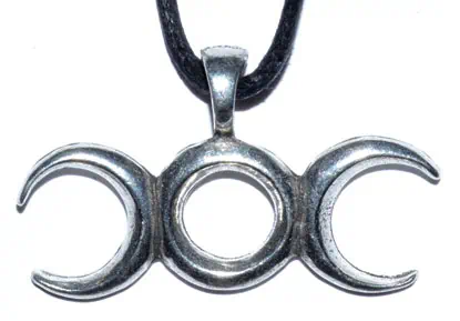 This website focuses on modern Celtic spirituality, druidry, nature veneration, and educational cont.