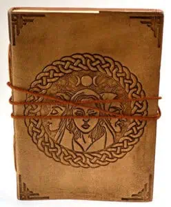 This website focuses on modern Celtic spirituality, druidry, nature veneration, and educational cont.