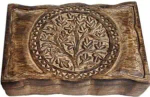 This website focuses on modern Celtic spirituality, druidry, nature veneration, and educational cont.