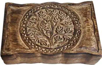 This website focuses on modern Celtic spirituality, druidry, nature veneration, and educational cont.