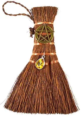 This website focuses on modern Celtic spirituality, druidry, nature veneration, and educational cont.