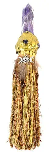 This website focuses on modern Celtic spirituality, druidry, nature veneration, and educational cont.