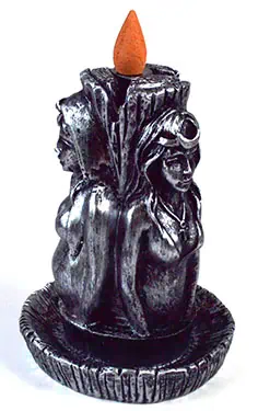 This website focuses on modern Celtic spirituality, druidry, nature veneration, and educational cont.