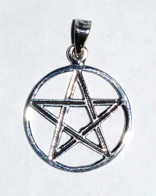This website focuses on modern Celtic spirituality, druidry, nature veneration, and educational cont.
