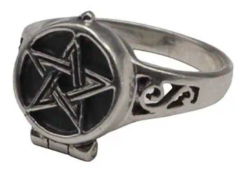 This website focuses on modern Celtic spirituality, druidry, nature veneration, and educational cont.