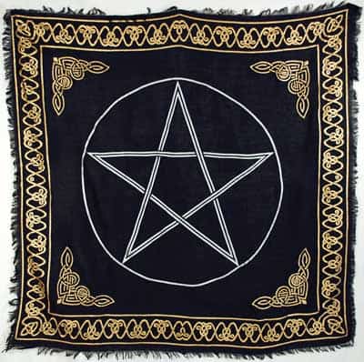 This website focuses on modern Celtic spirituality, druidry, nature veneration, and educational cont.